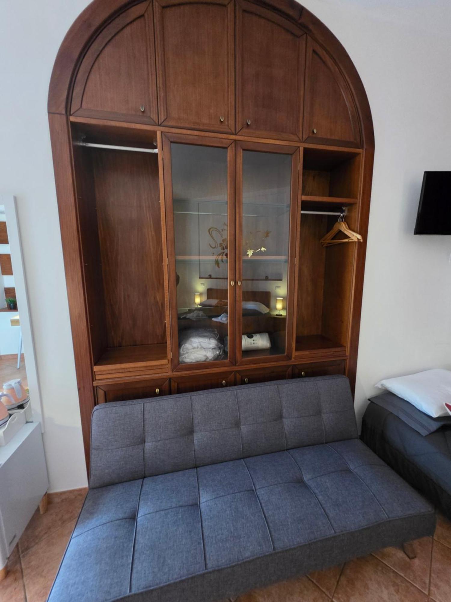 Guesthouse Aurora A.E. Рим Екстер'єр фото