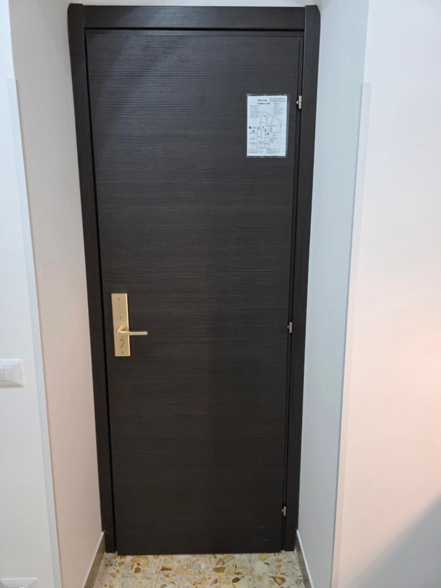 Guesthouse Aurora A.E. Рим Екстер'єр фото